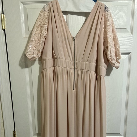 Blush pink elegant dress. Perfect for a bridesmaid or wedding! - Picture 7 of 7
